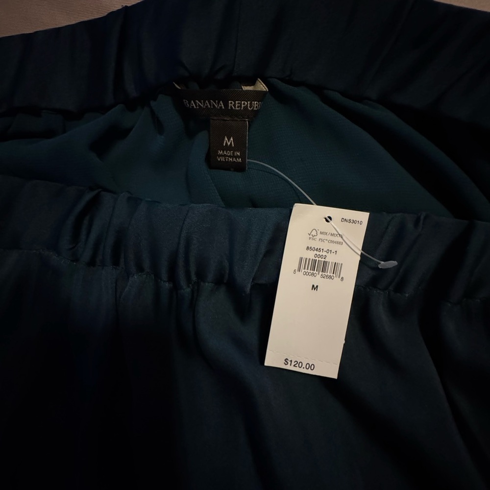 Banana Republic Deep Green Top & Skirt - Picture 4 of 6